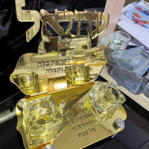 אור הדפוס מיתוג מוצרים, הדפסות וחריטה בלייזר ערכות ממותגות למאמנים בגדי ספורט וציוד אימון עם לוגו